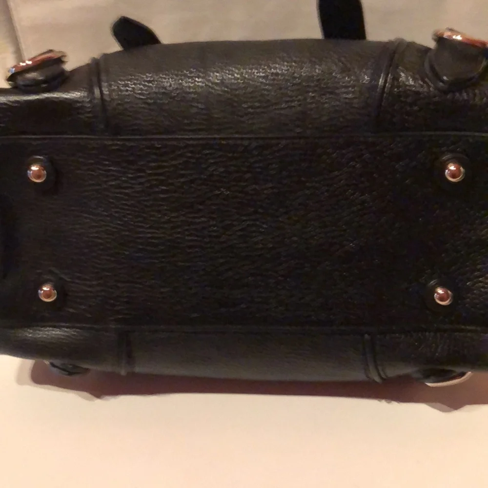 Beautiful and classic Burberry black textured leather buckle handbag (plaid int) - Picture 9 of 10